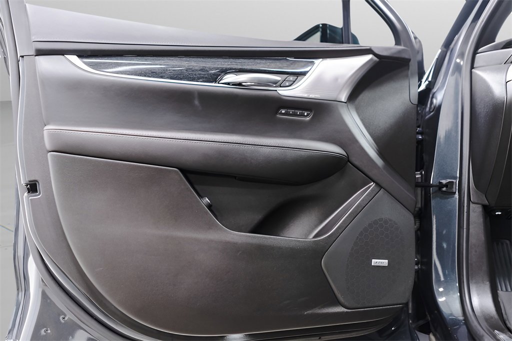 Used 2022 Cadillac XT5 Premium Luxury w/ LPO, Floor Liner Package image 23