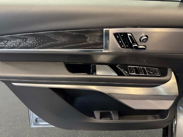 Certified 2026 Cadillac Vistiq Sport w/ LPO, Floor Liner Package AWD/4WD image 18