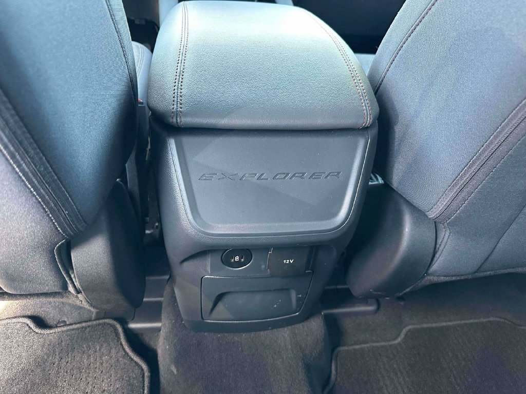 Used 2026 Ford Explorer Active AWD/4WD image 12