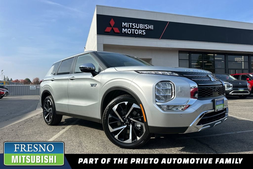 New 2025 Mitsubishi Outlander SE image 1