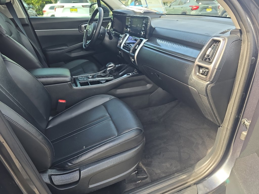 Used 2021 Kia Sorento S image 12