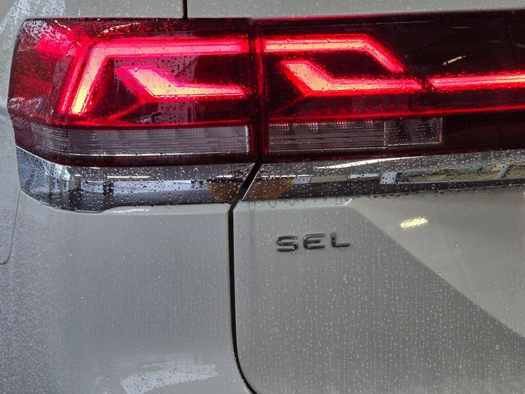 New 2026 Volkswagen Atlas SEL image 14