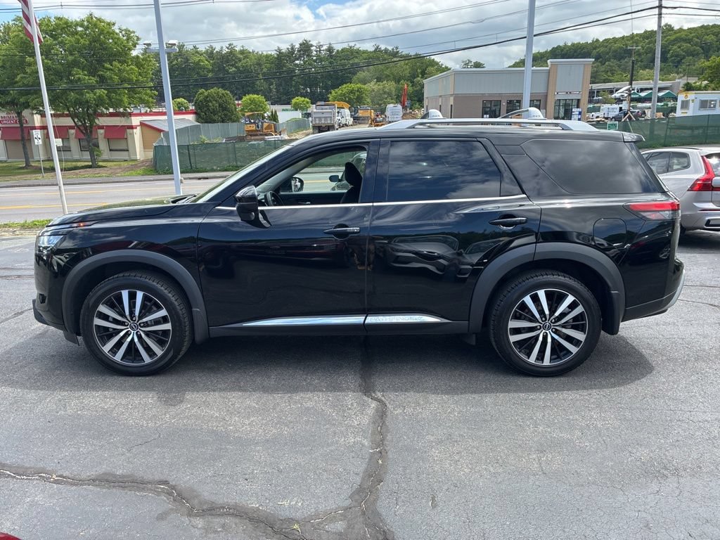 Certified 2024 Nissan Pathfinder Platinum w/ Cargo Package AWD/4WD image 4