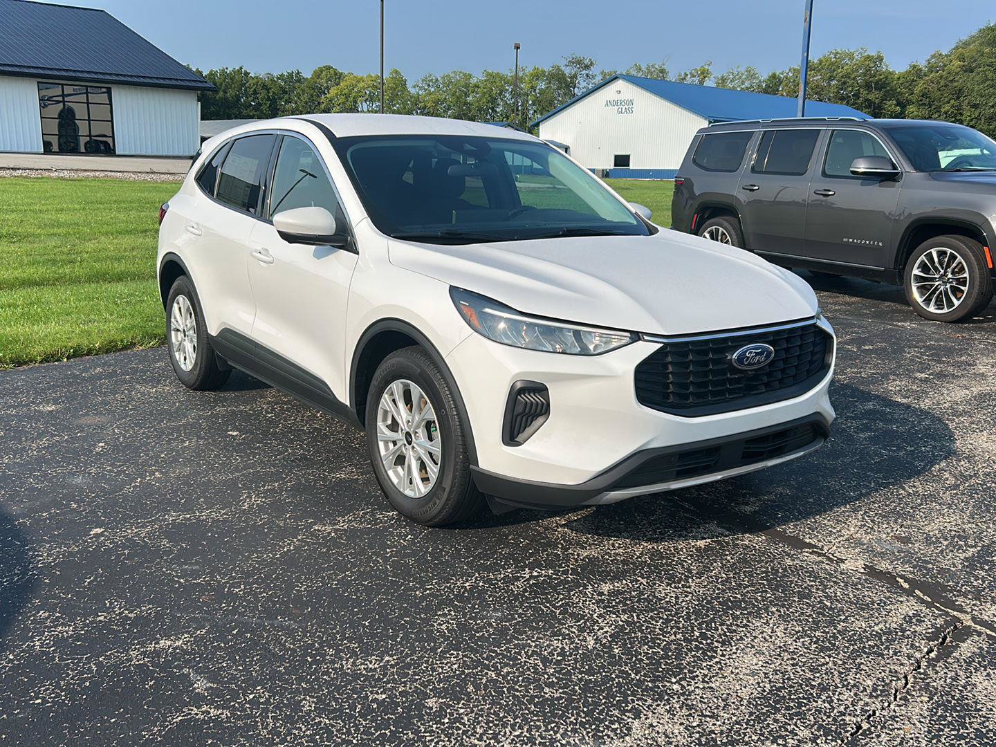 Used 2024 Ford Escape Active w/ Tech Pack #2 FWD image 3