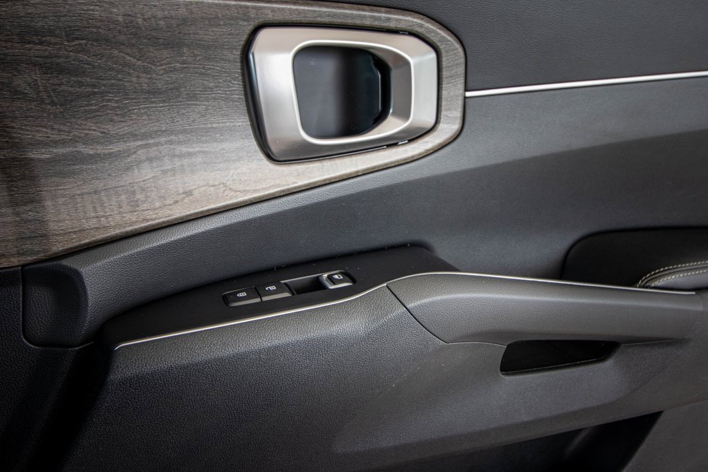 Used 2023 Kia Sorento S w/ Panoramic Sunroof Package image 41