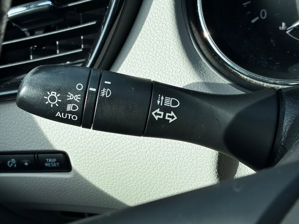 Used 2018 Nissan Rogue Sport SV w/ SV Technology Package image 25