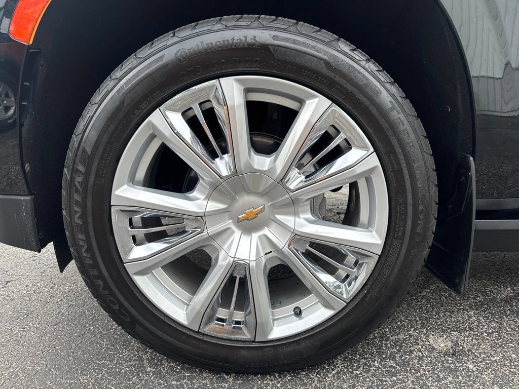 Used 2023 Chevrolet Suburban High Country w/ LPO, Illumination Package AWD/4WD image 12