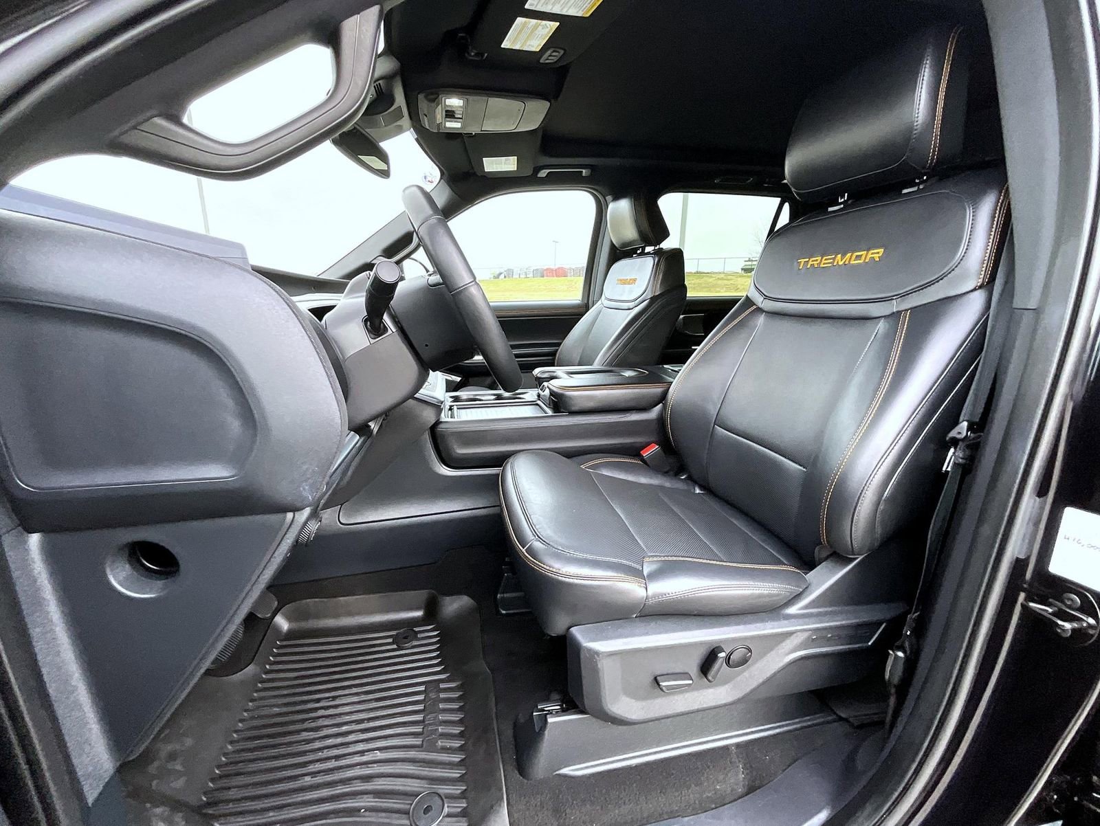 Used 2025 Ford Expedition Tremor image 10