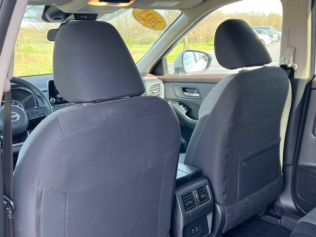 Used 2023 Nissan Rogue SV AWD/4WD image 32
