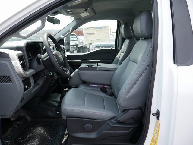 New 2024 Ford F550 4x4 Regular Cab Super Duty image 2