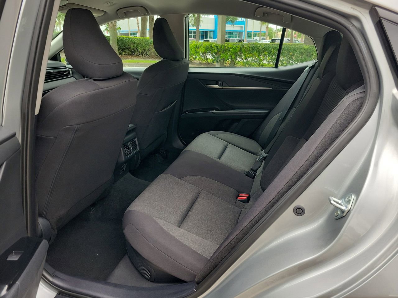 Used 2025 Toyota Camry LE image 10