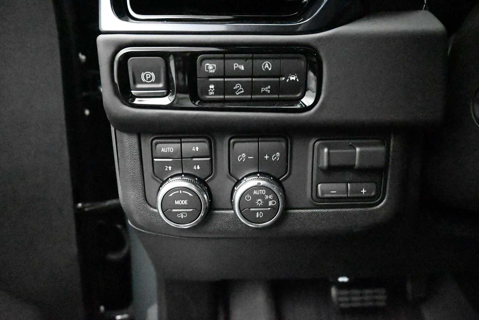 New 2026 GMC Yukon XL AT4 Ultimate w/ LPO, Floor Liner Package AWD/4WD image 11