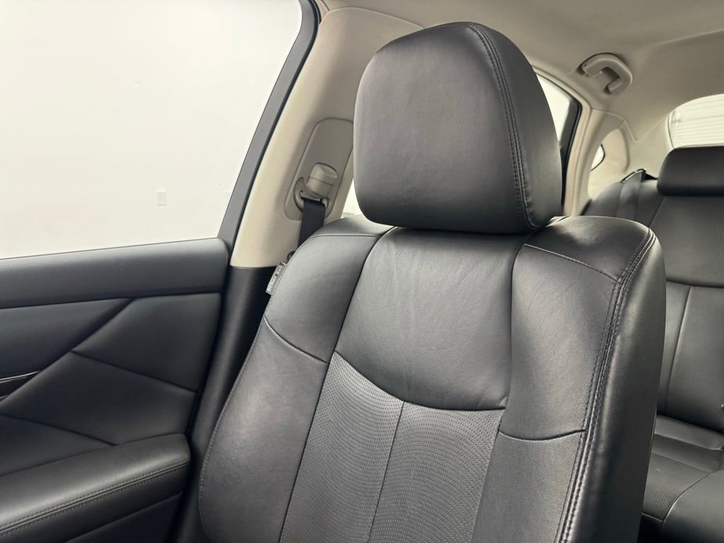 Used 2017 INFINITI Q70 L 3.7 image 41