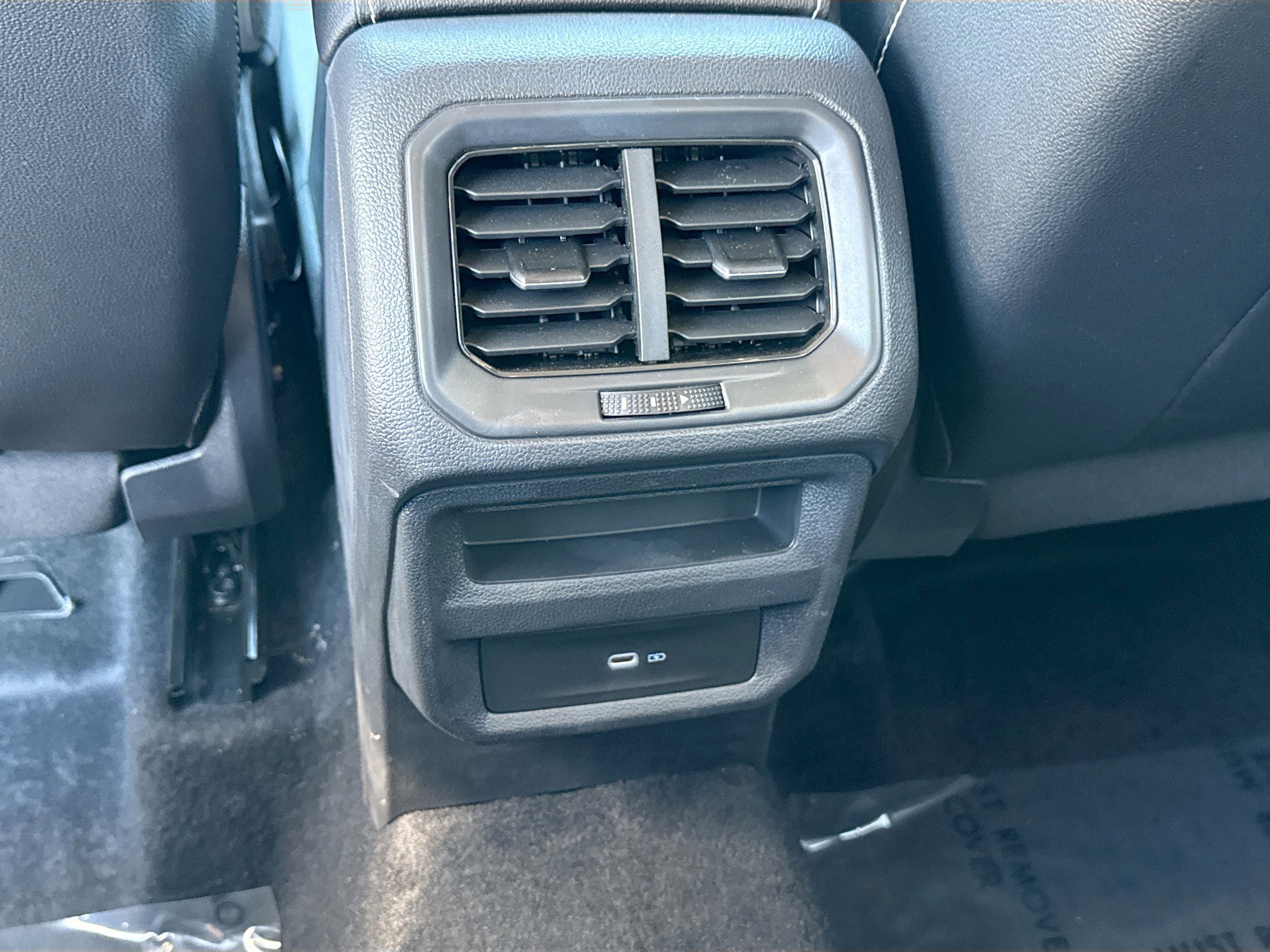 Used 2022 Volkswagen Taos SE image 18