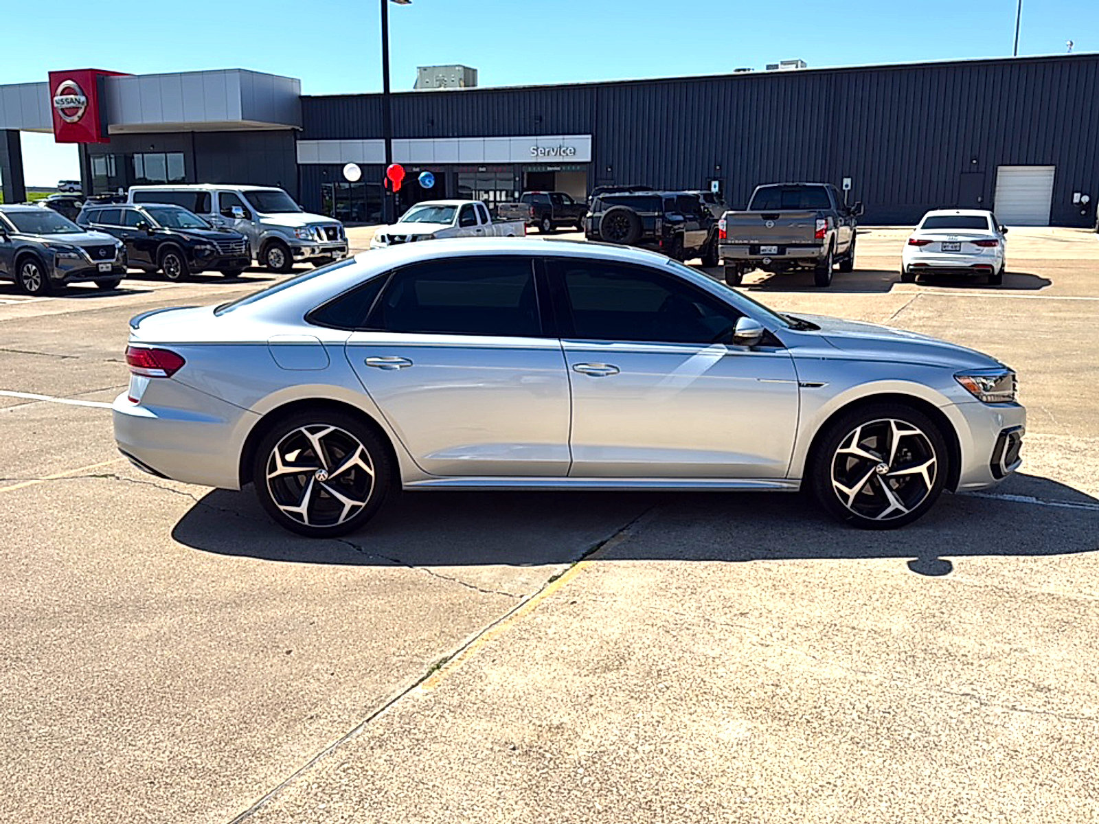 Used 2020 Volkswagen Passat 2.0T R-Line image 4