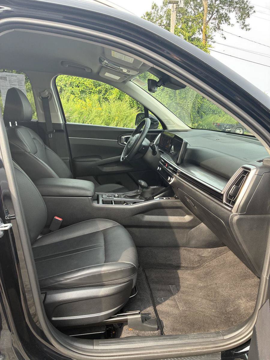 Used 2025 Kia Sorento X-Line EX AWD/4WD image 14
