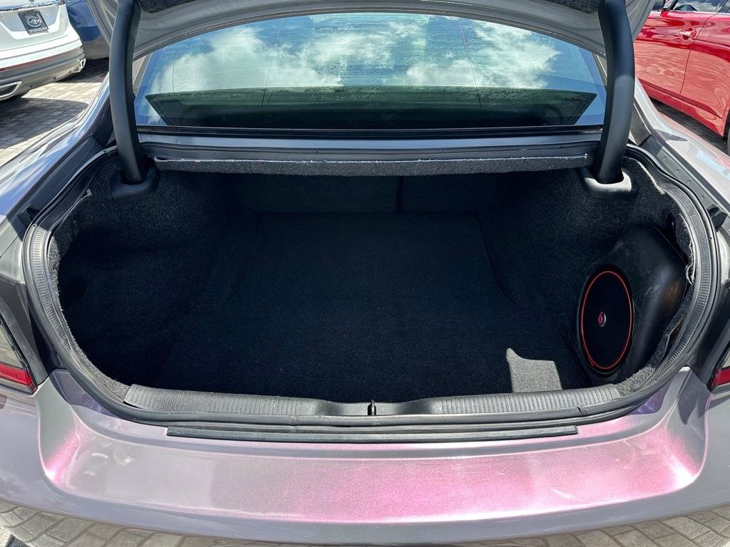 Used 2018 Dodge Charger R/T RWD image 8