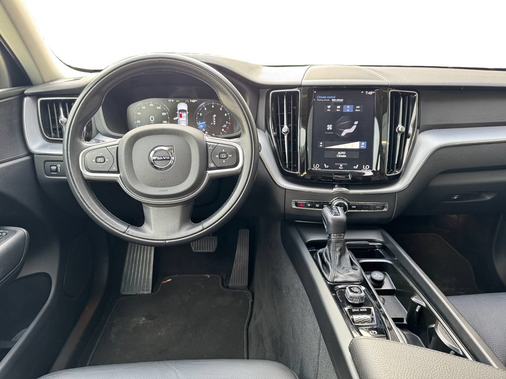 Used 2020 Volvo XC60 T5 Momentum AWD/4WD image 22