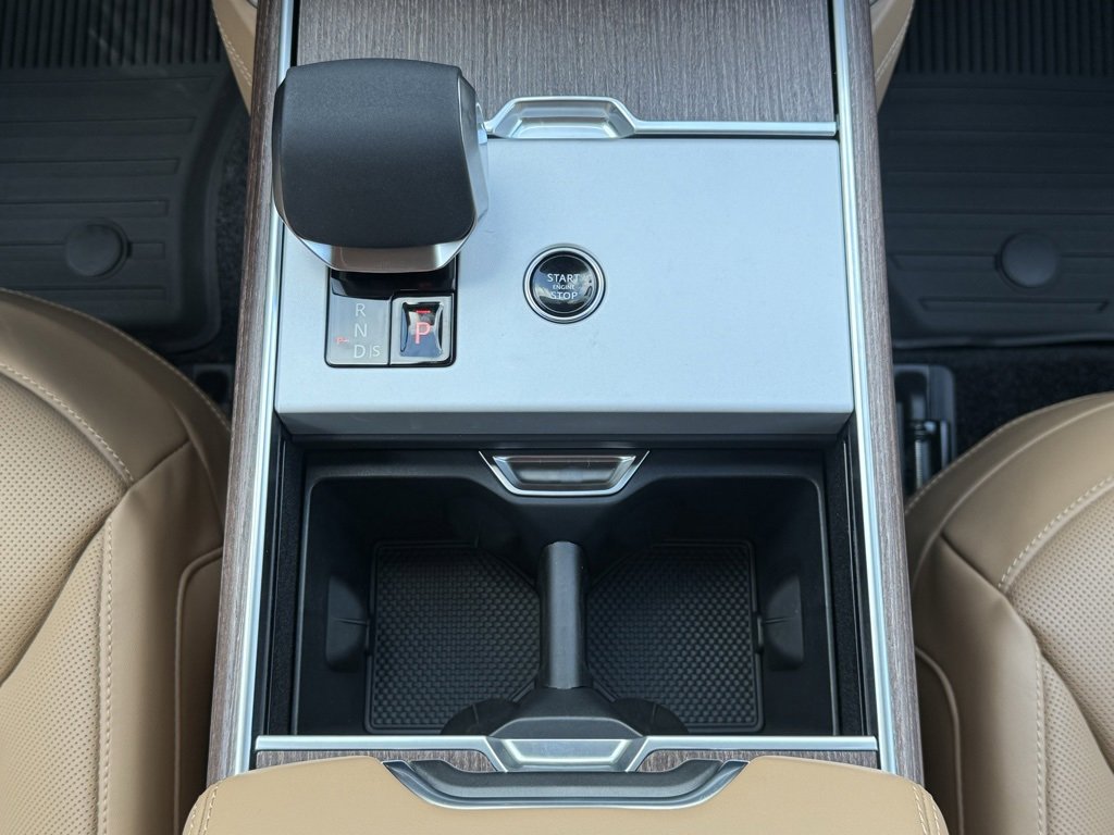 New 2025 Land Rover Range Rover Long Wheelbase SE image 21