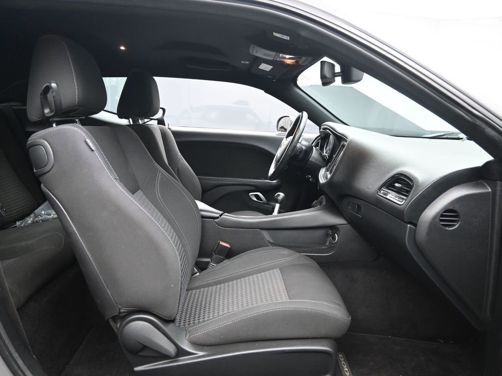 Used 2017 Dodge Challenger R/T image 20