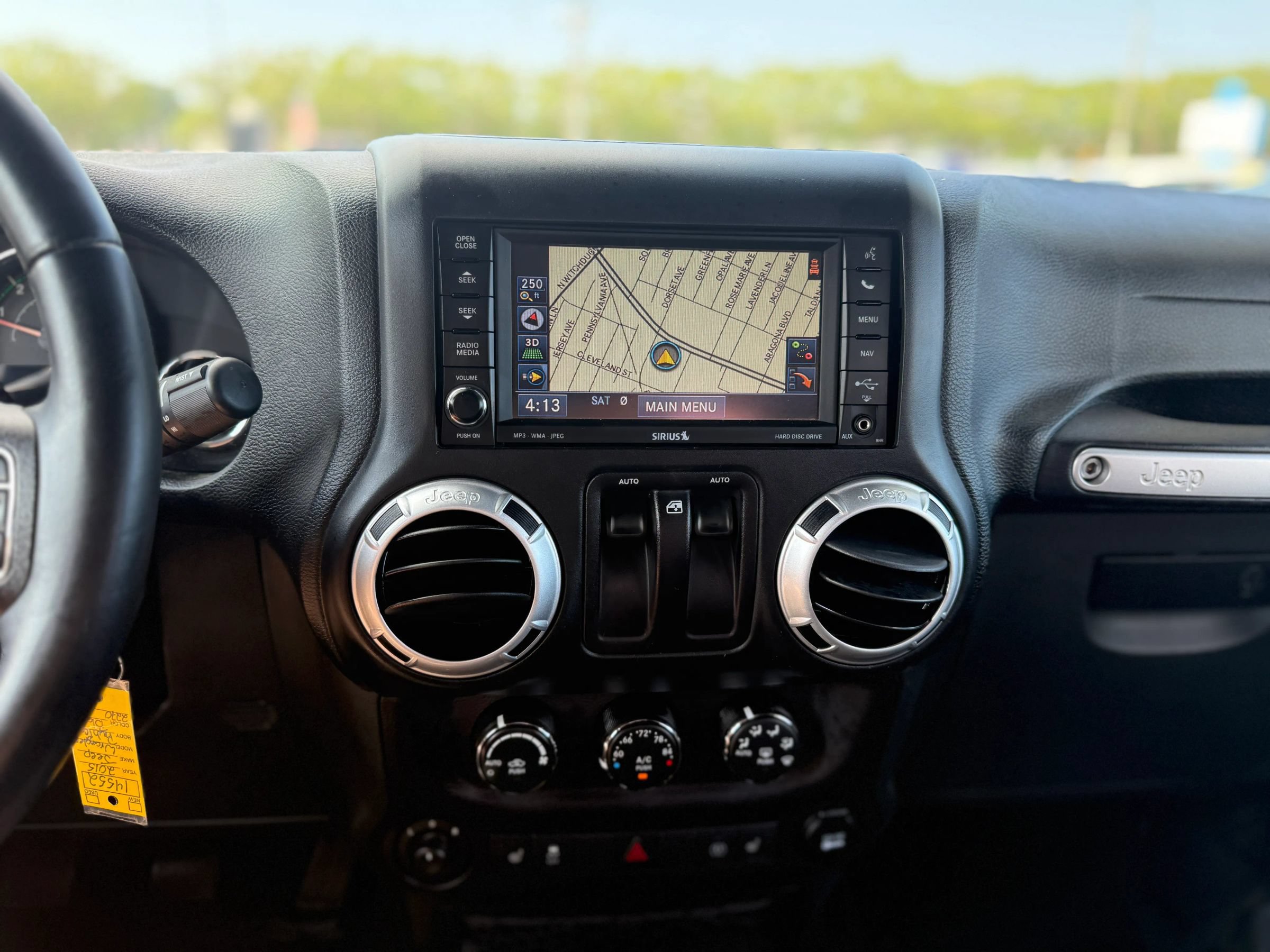 Used 2015 Jeep Wrangler Rubicon w/ Power Convenience Group AWD/4WD image 21
