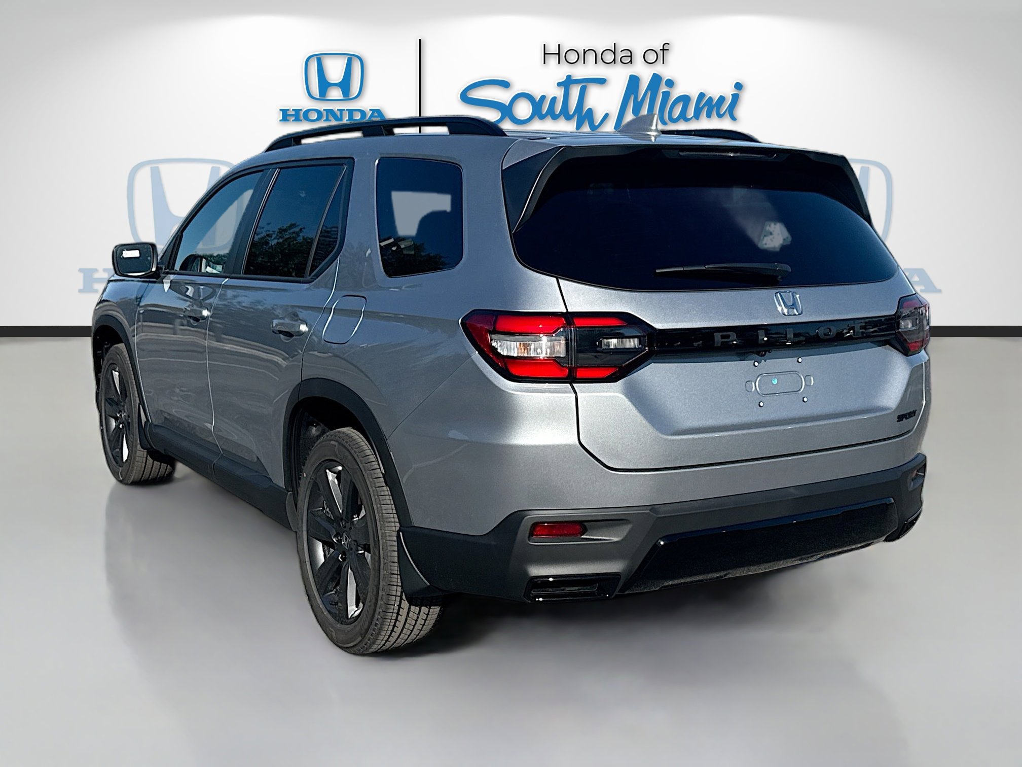 New 2026 Honda Pilot Sport image 5