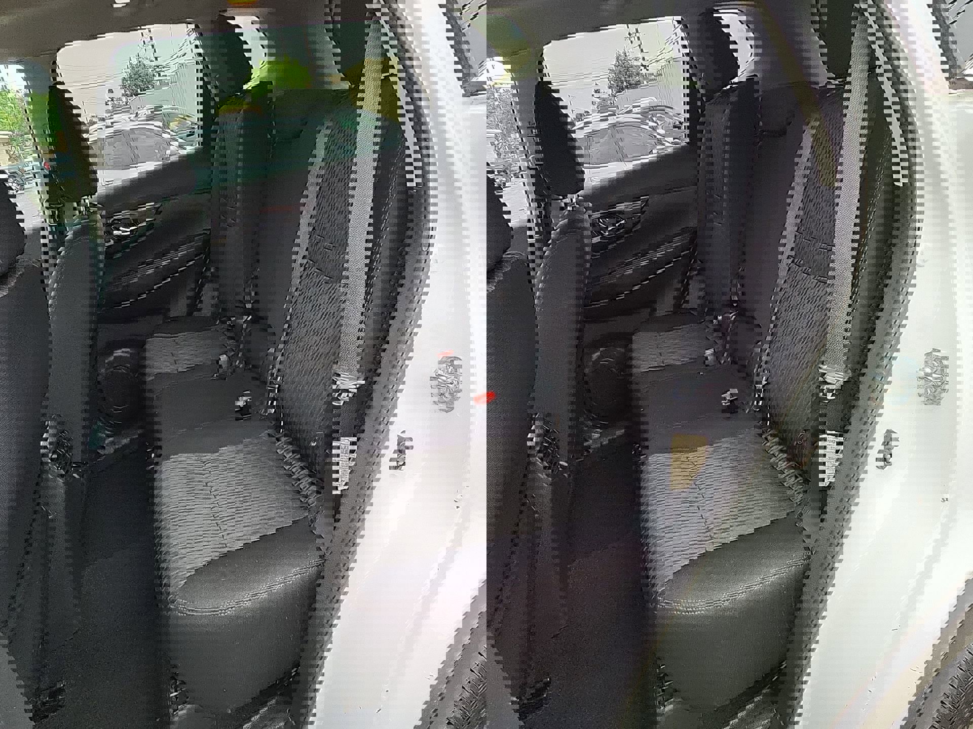 Used 2018 Nissan Rogue SV w/ Sun & Sound Touring Package image 25