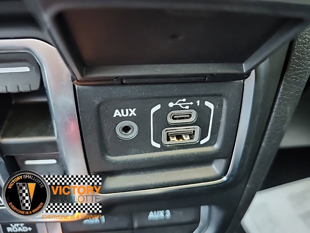 Certified 2024 Jeep Gladiator Mojave w/ Technology Group image 7