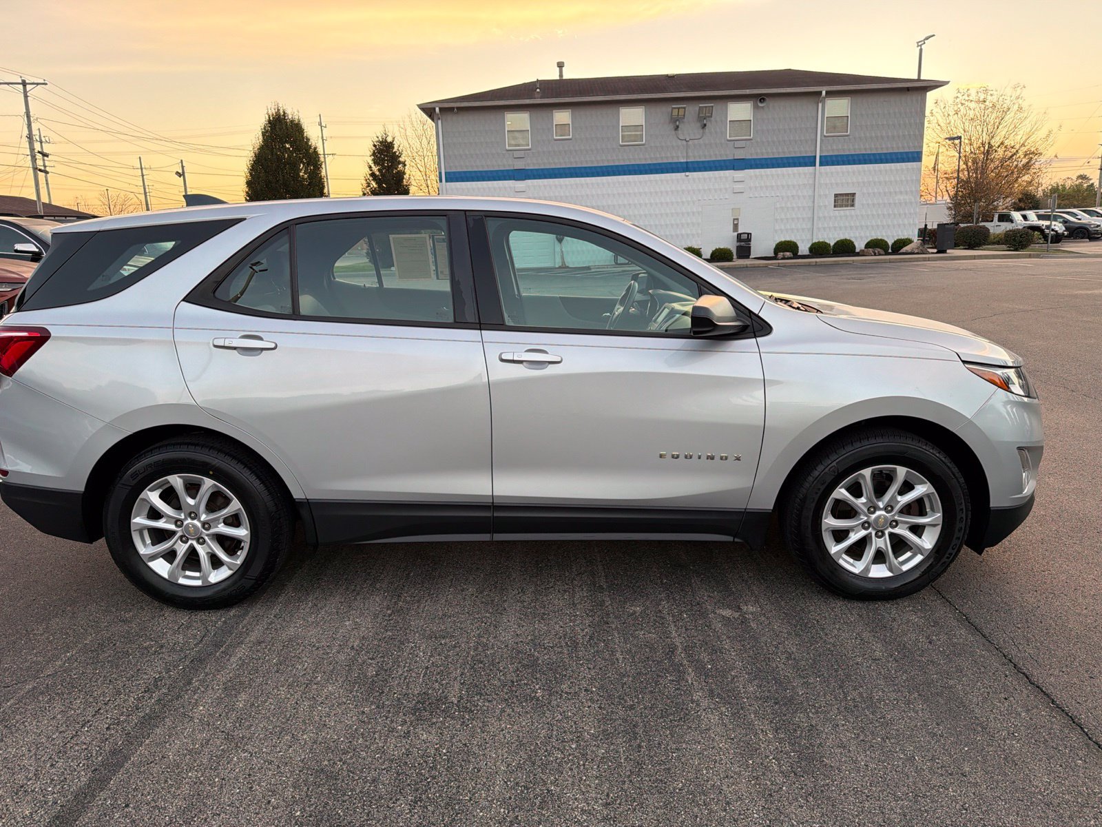 Used 2018 Chevrolet Equinox LS FWD image 6