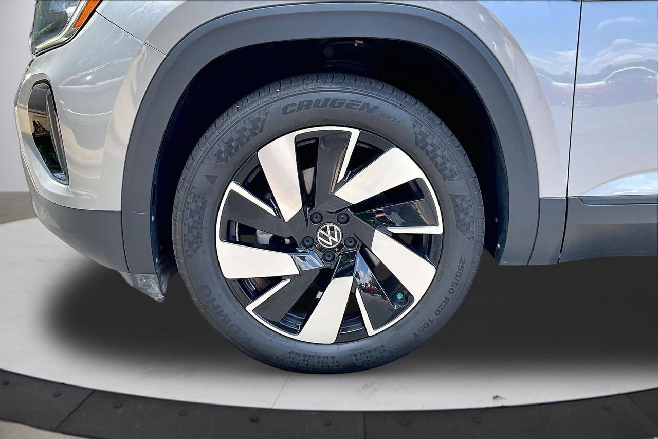 Used 2024 Volkswagen Atlas Cross Sport SE AWD/4WD image 31