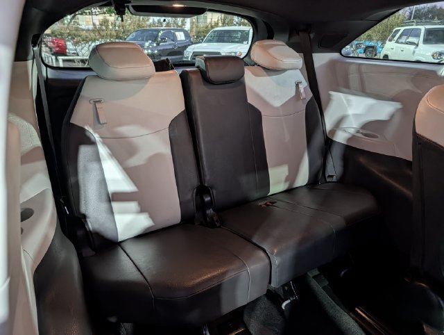 Used 2023 Toyota Sienna XSE w/ XSE Plus Package AWD/4WD image 30