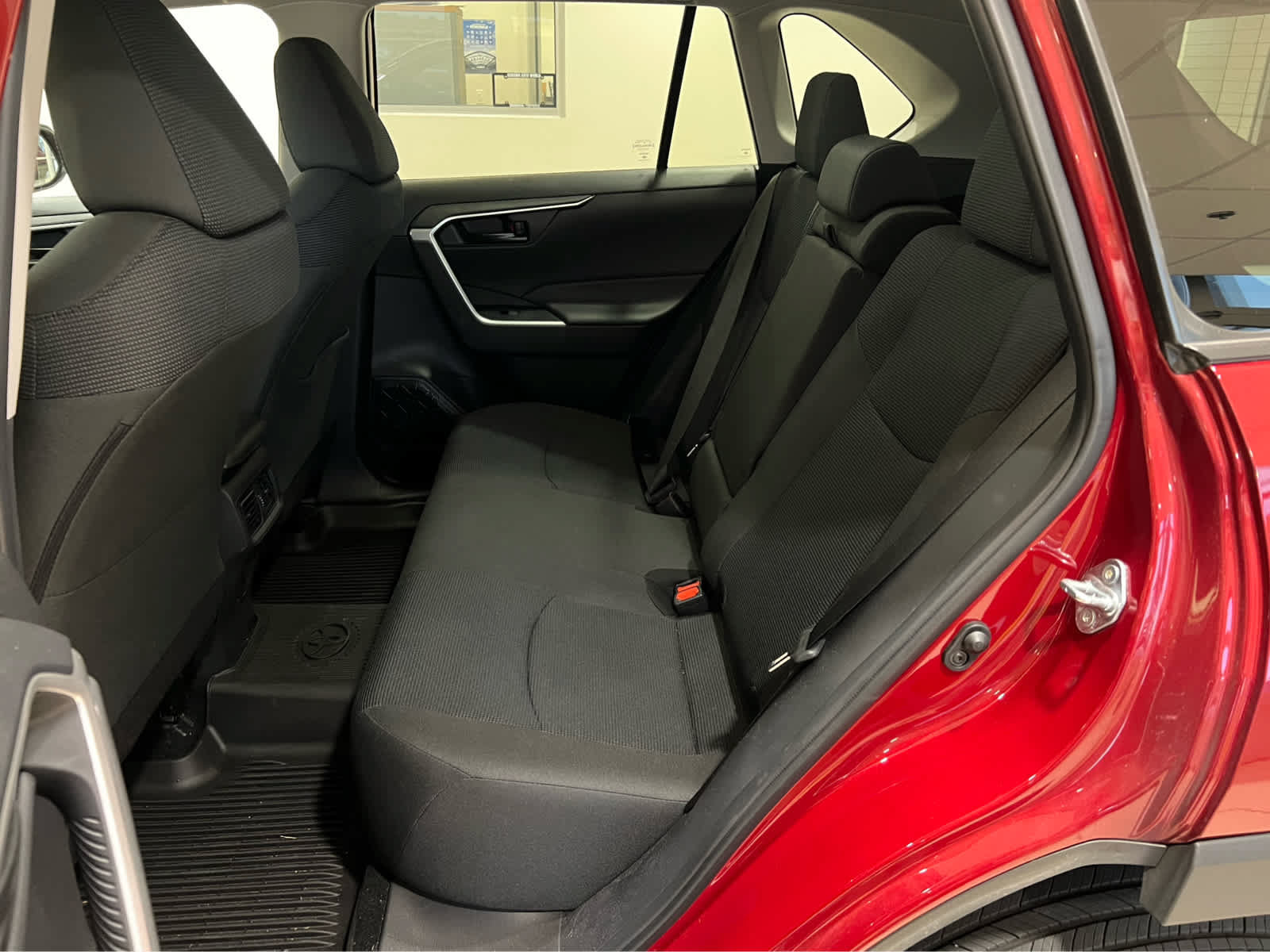 Used 2024 Toyota RAV4 LE AWD/4WD image 10