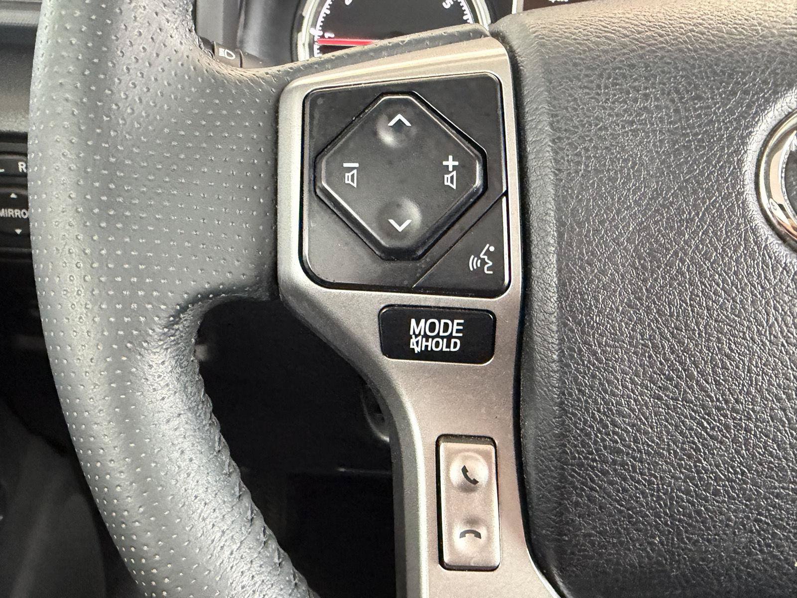 Used 2020 Toyota 4Runner Limited AWD/4WD image 40