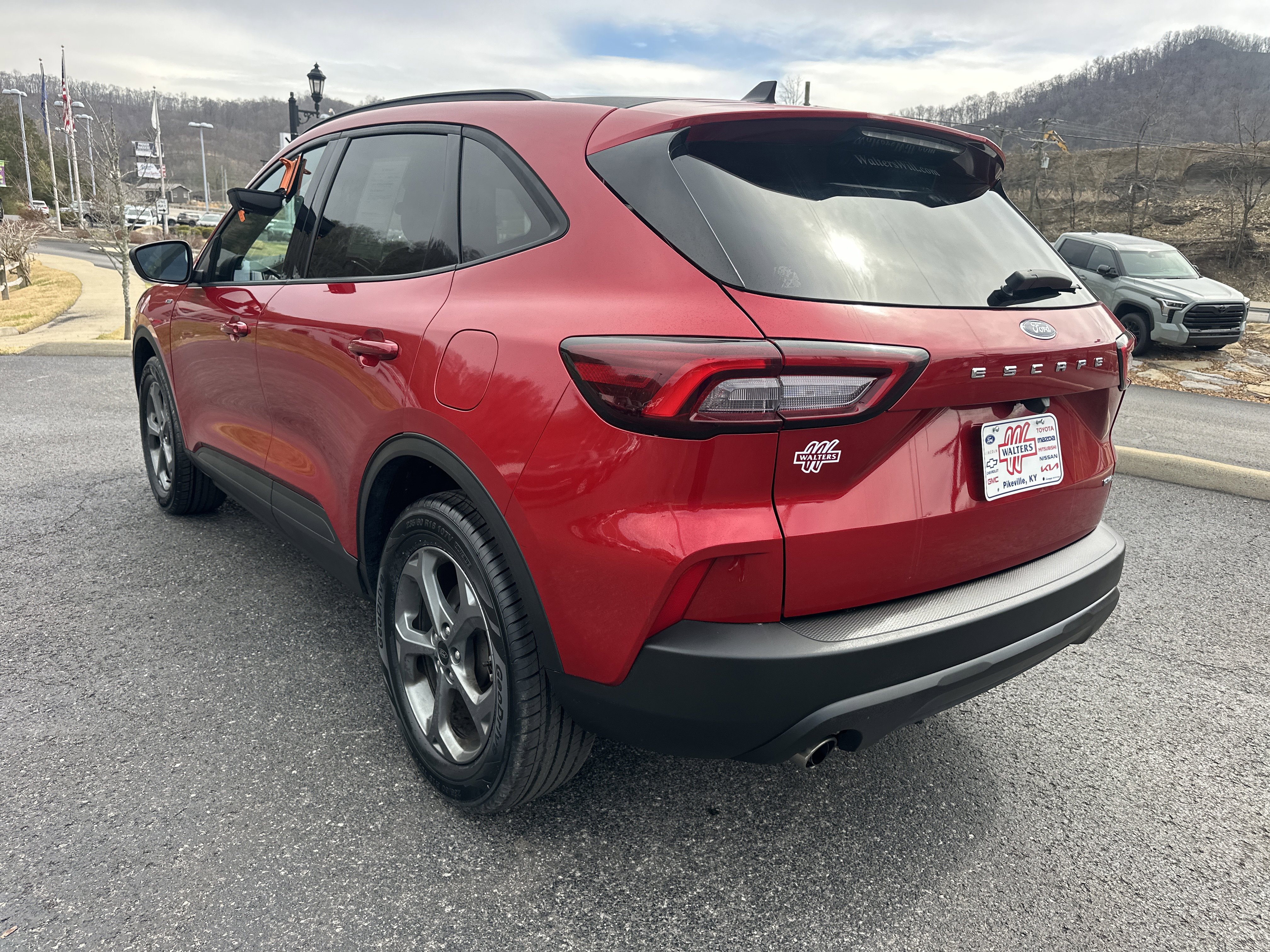 Used 2025 Ford Escape ST-Line image 4