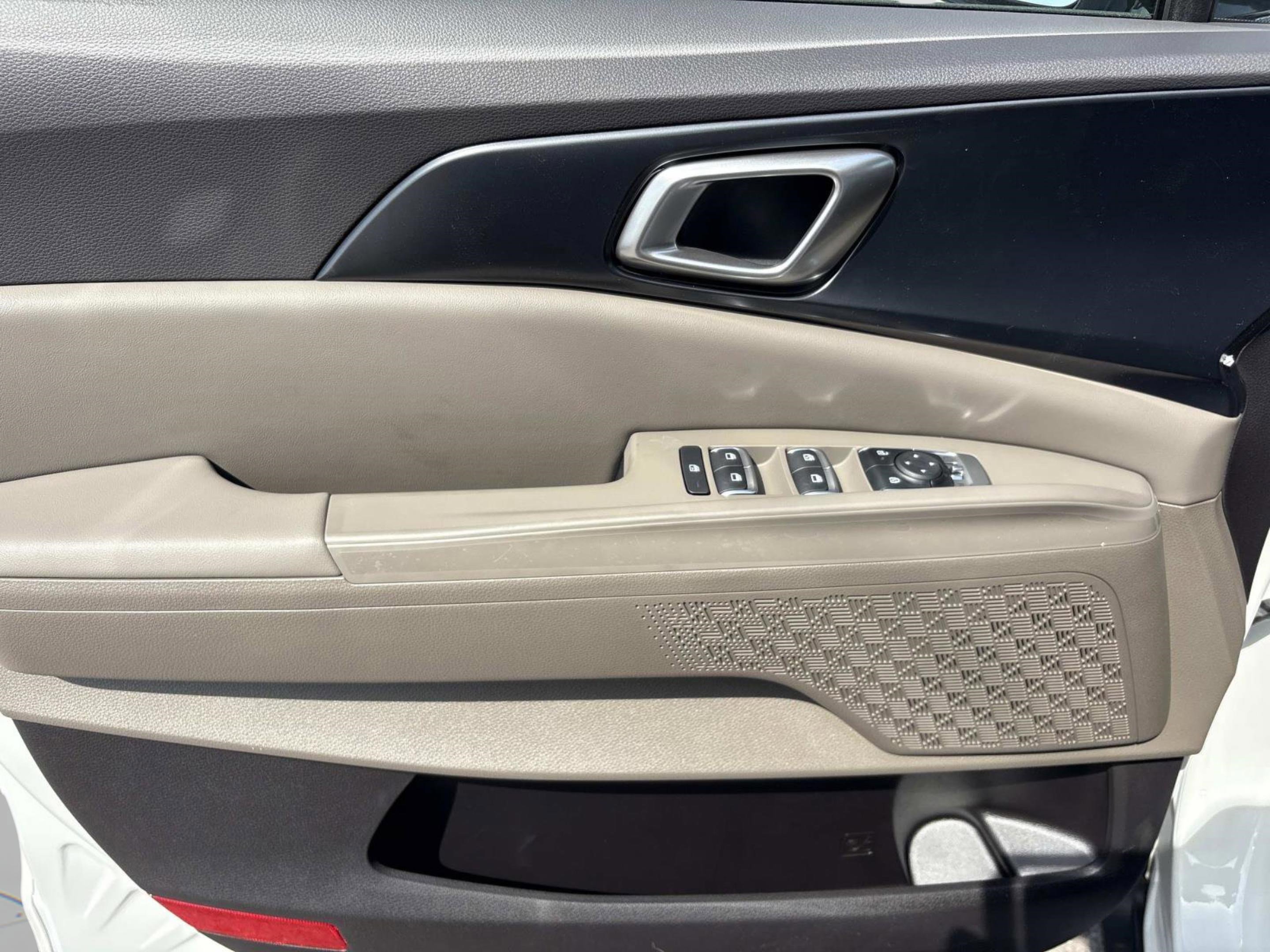 New 2026 Kia Carnival LX FWD image 19