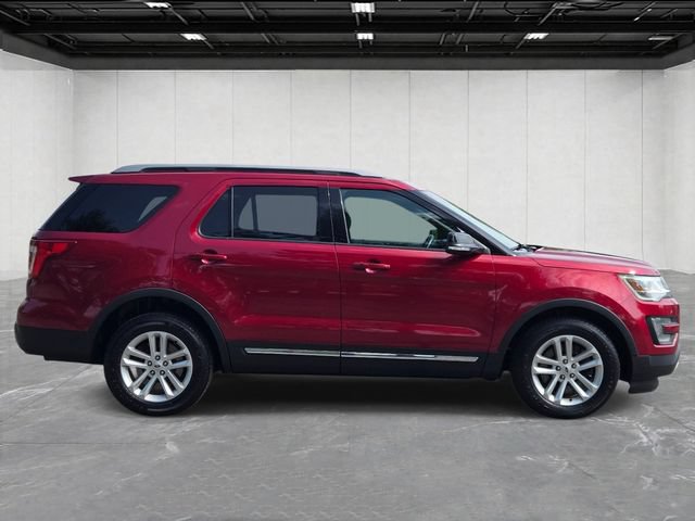 Used 2016 Ford Explorer XLT w/ Equipment Group 202A FWD image 6
