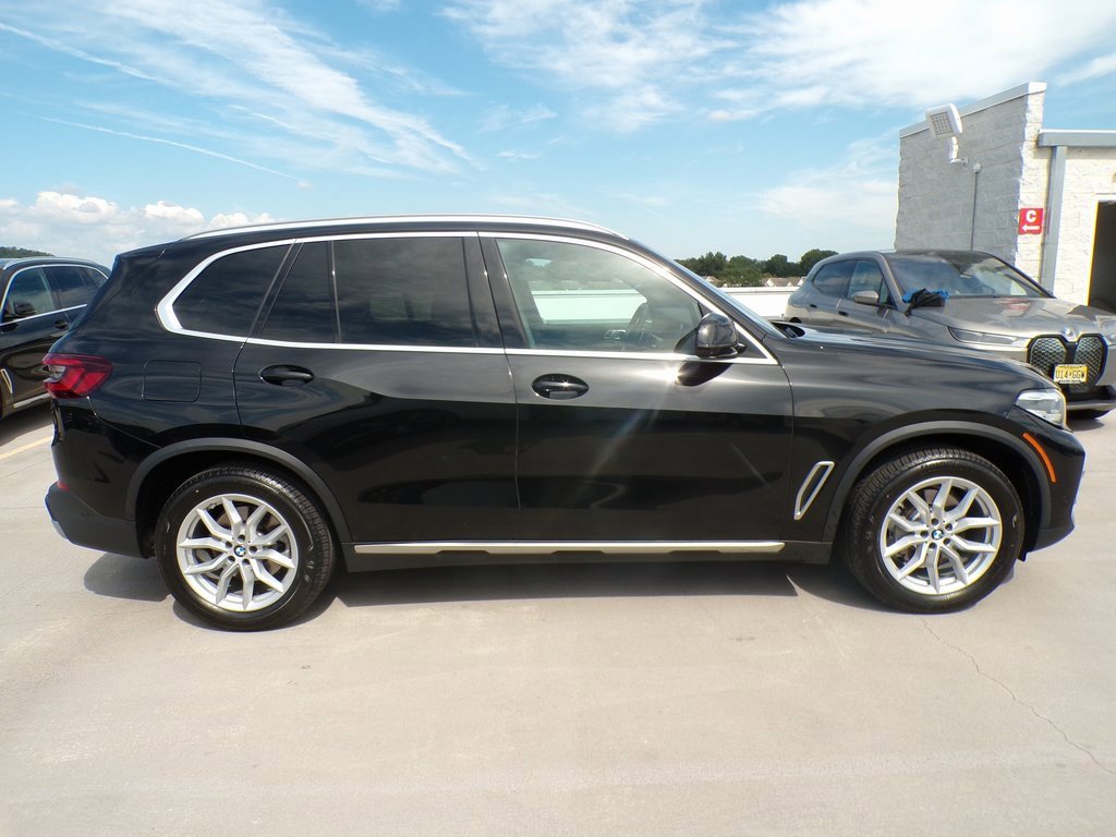Used 2023 BMW X5 xDrive40i w/ Premium Package image 7