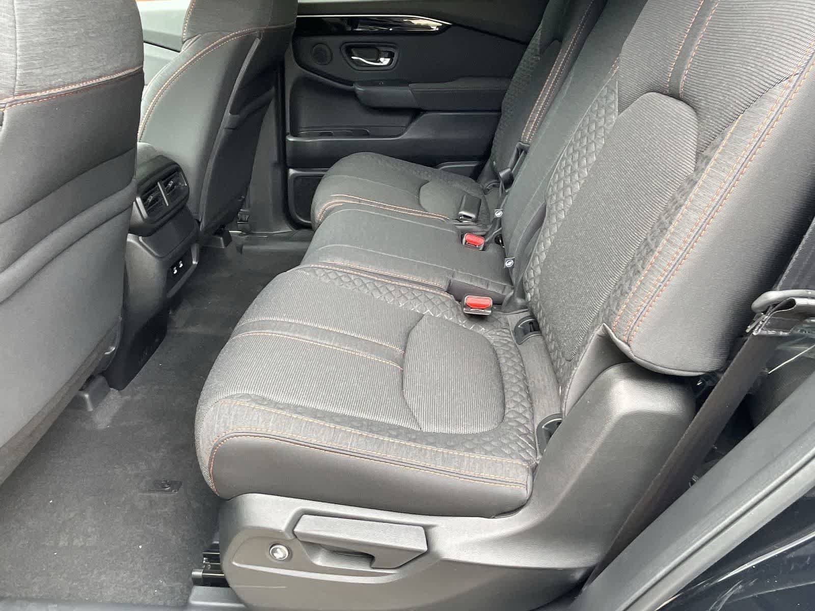 New 2026 Honda Pilot Sport image 7