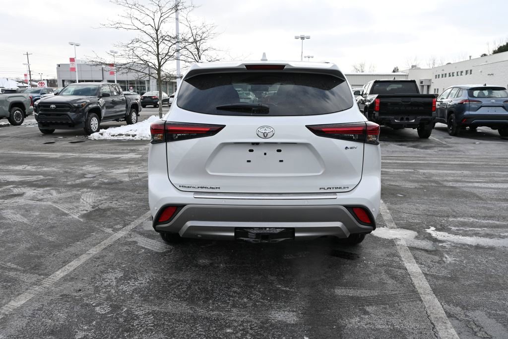 New 2026 Toyota Highlander Platinum image 6
