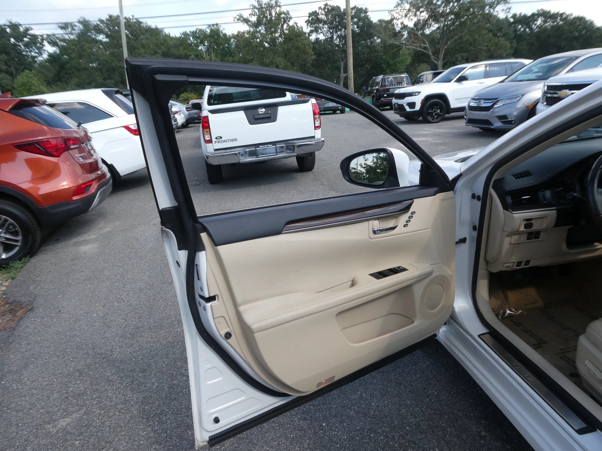 Used 2014 Lexus ES 350 w/ Luxury Package FWD image 13