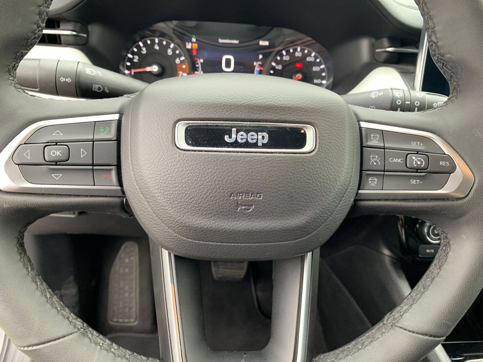 Used 2025 Jeep Compass Limited AWD/4WD image 29