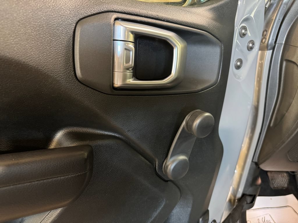 Used 2021 Jeep Wrangler Sport AWD/4WD image 14