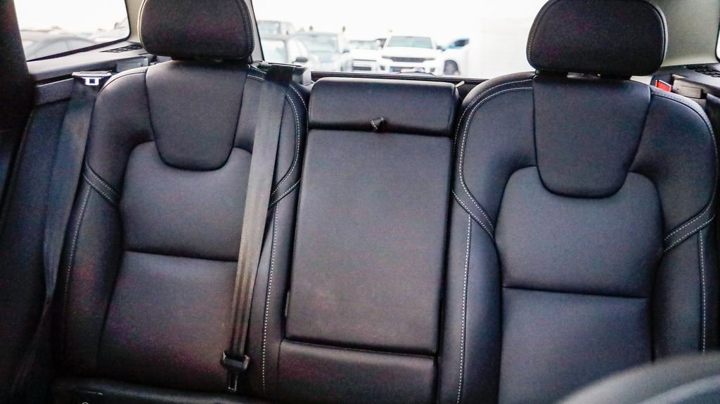 Used 2023 Volvo XC60 T8 Ultimate w/ Climate Package image 29