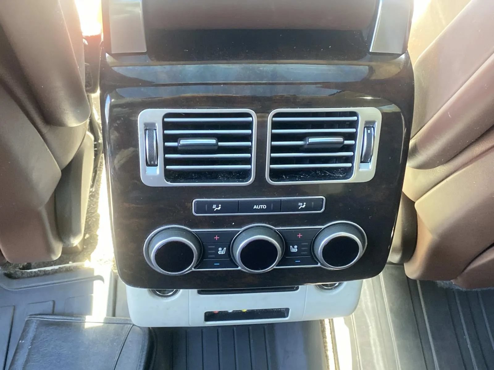 Used 2016 Land Rover Range Rover Autobiography AWD/4WD image 13