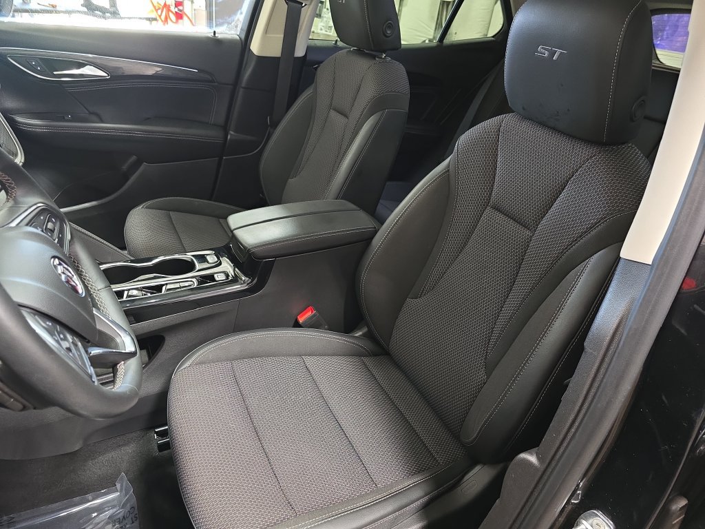 Used 2023 Buick Envision Preferred w/ Sport Touring Package AWD/4WD image 15