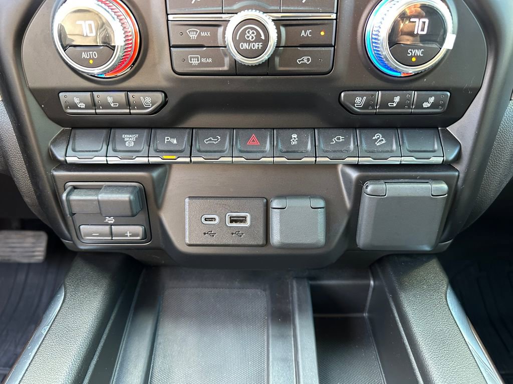 Used 2023 GMC Sierra 2500 SLT w/ SLT Premium Package image 17