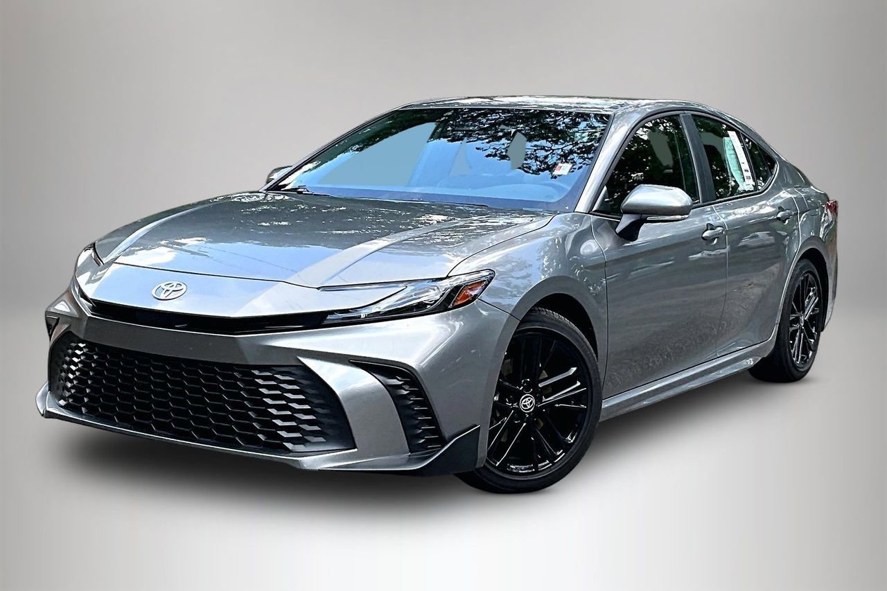 Used 2025 Toyota Camry SE w/ Multimedia Upgrade Package