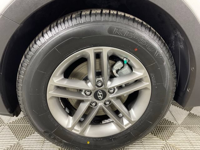 Used 2017 Hyundai Santa Fe Sport FWD image 31