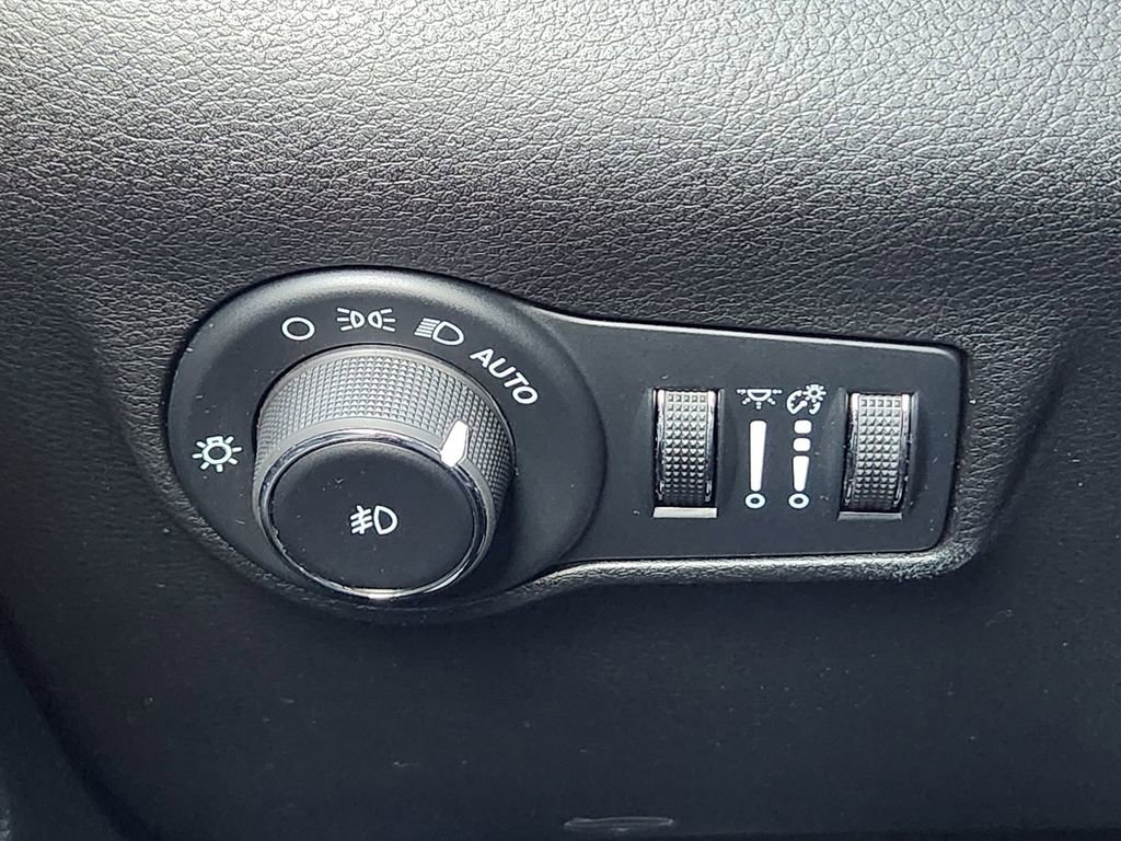 Used 2024 Jeep Compass Latitude w/ Convenience Group image 28