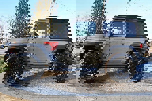 Used 2020 Jeep Wrangler Sport image 8